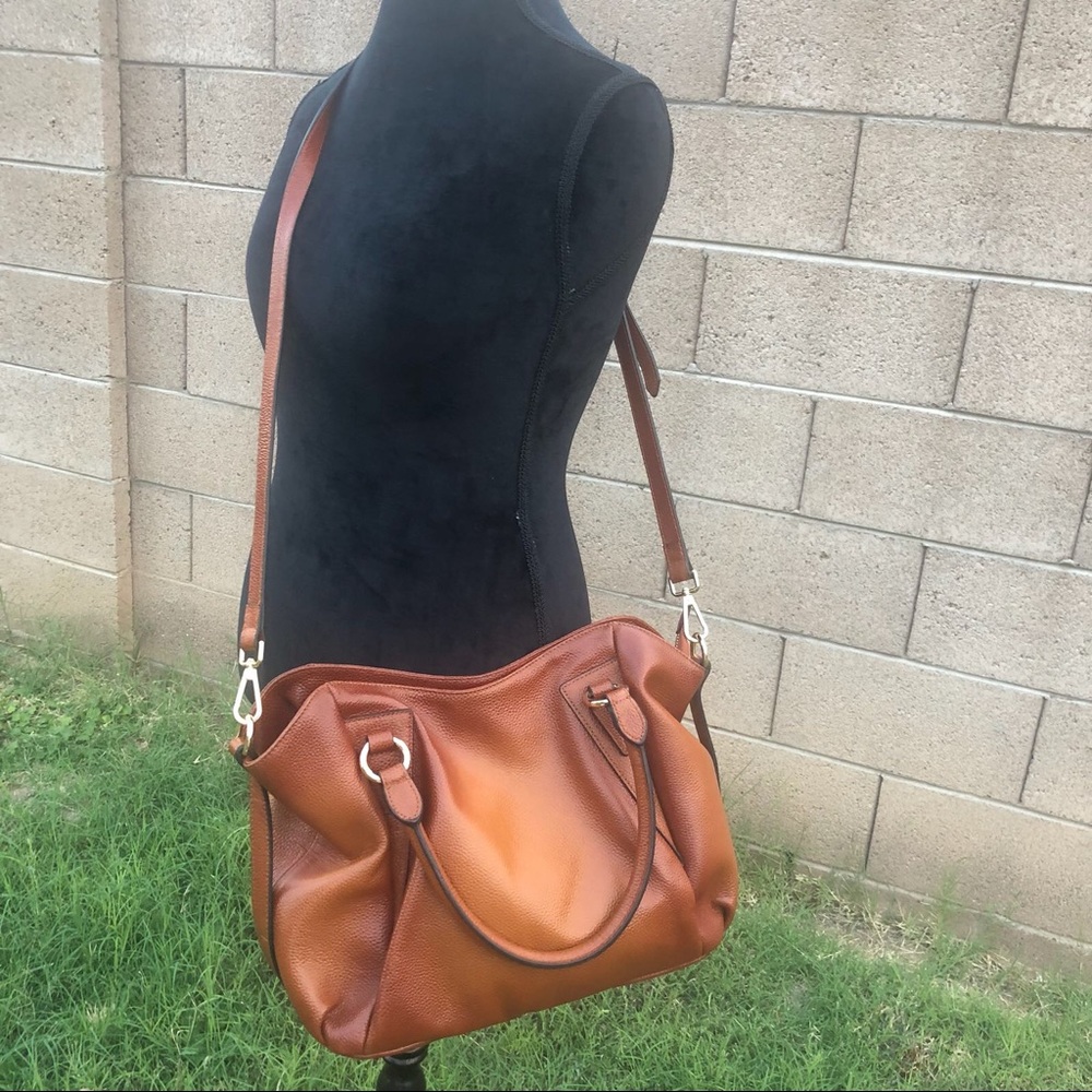 Adona Leather Handbag - Brown
Vicenzo Leather